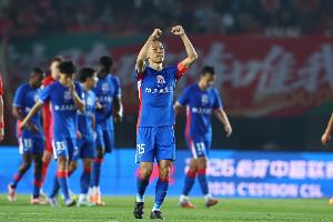 记者：吴曦、陈晋一等人严重体力透支，完全是靠意志品质在支撑