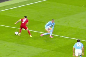 迪亚斯盘带过人如舞步般丝滑！拜仁：感谢利物浦老铁送的火箭