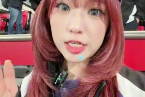 天津美女球迷：中国裁判真是业余的没边了